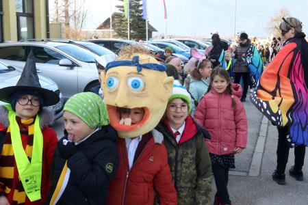 PUSTNI SPREVOD PO CERKNICI 03 FOTO LJUBO VULELIČ